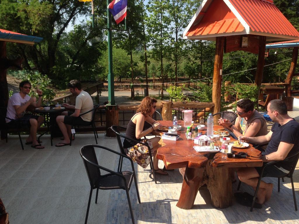 Yayee Homestay Sai Yok Extérieur photo