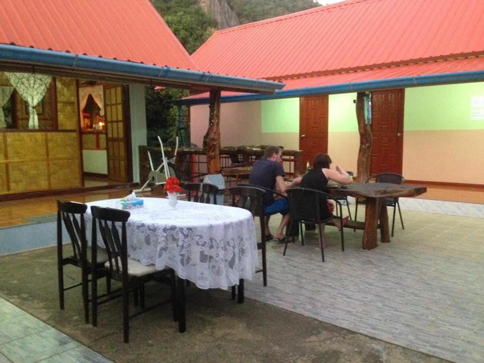 Yayee Homestay Sai Yok Extérieur photo