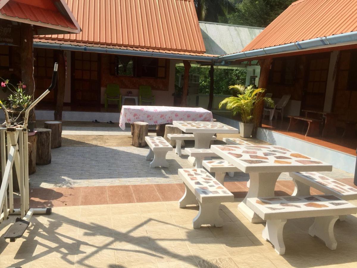 Yayee Homestay Sai Yok Extérieur photo